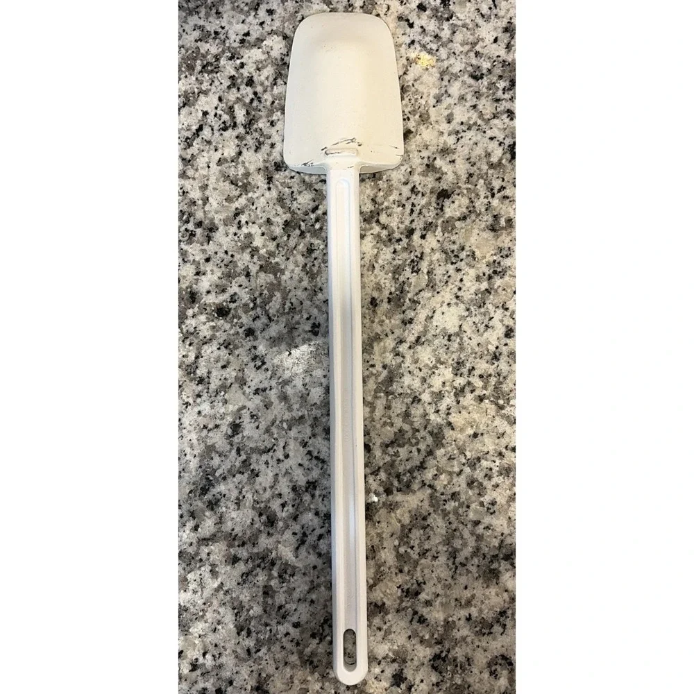 Rubbermaid Commercial FG-1963-00-0000 13.5 in High Heat Scraper White